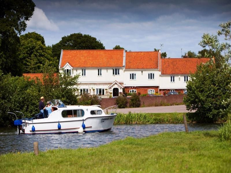 Wayford Bridge Inn Hotel Stalham Kültér fotó